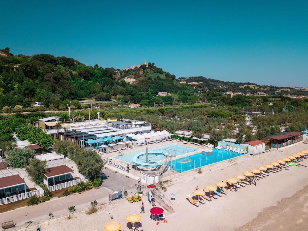 Girasole Eco Family Village Fermo Exterior photo